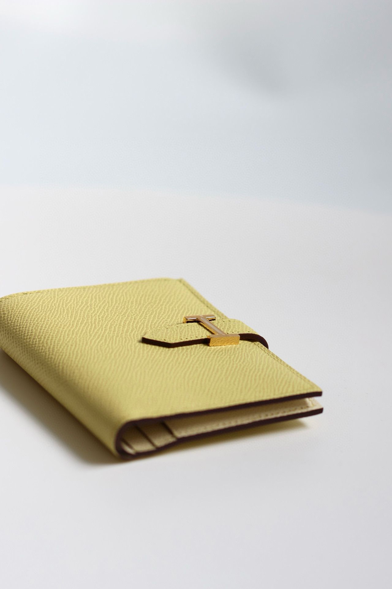 Hermes Bearn Compact Handmade Wallet in Jaune Poussin Epsom Calfskin - Image 4