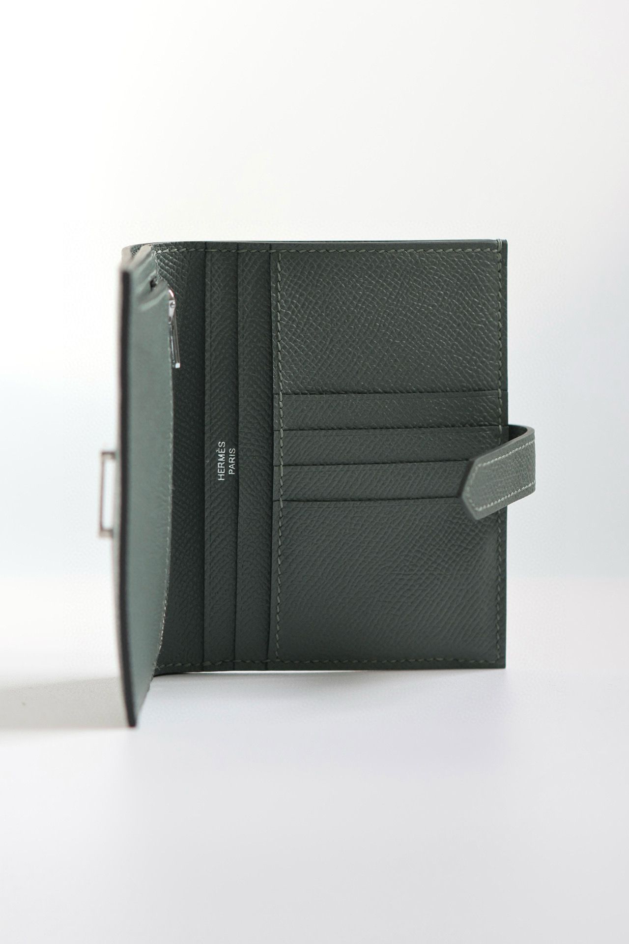 Hermes Bearn Compact Handmade Wallet in Vert Amande Epsom Calfskin - Image 6