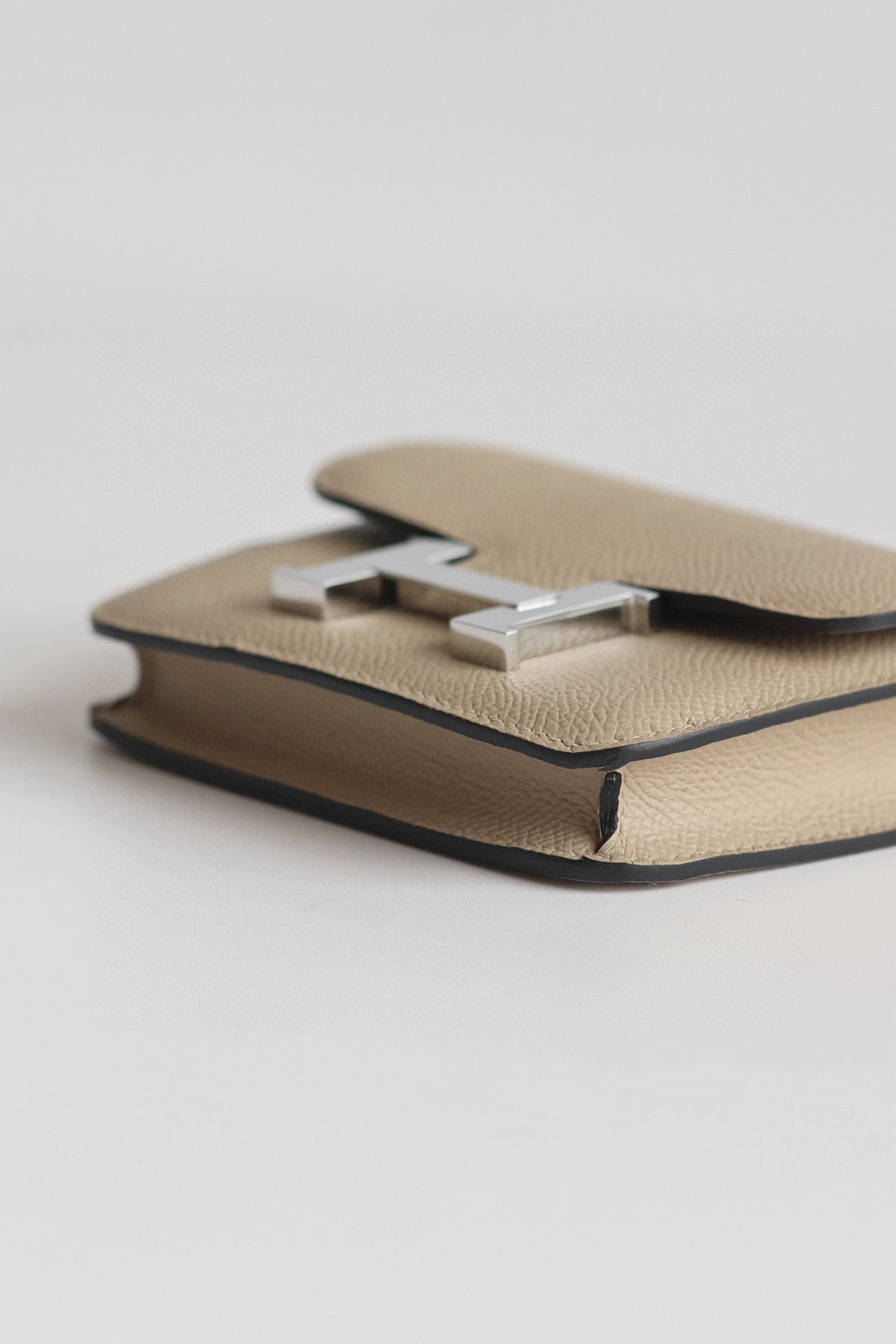 Hermes Constance Slim Wallet in Tourterelle Epsom Calfskin - Image 8