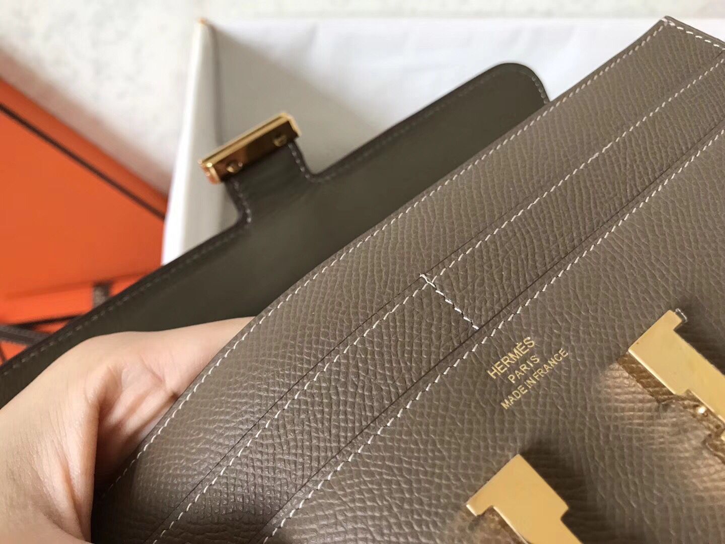 Hermes Constance Long Wallet In Taupe Epsom Leather - Image 4