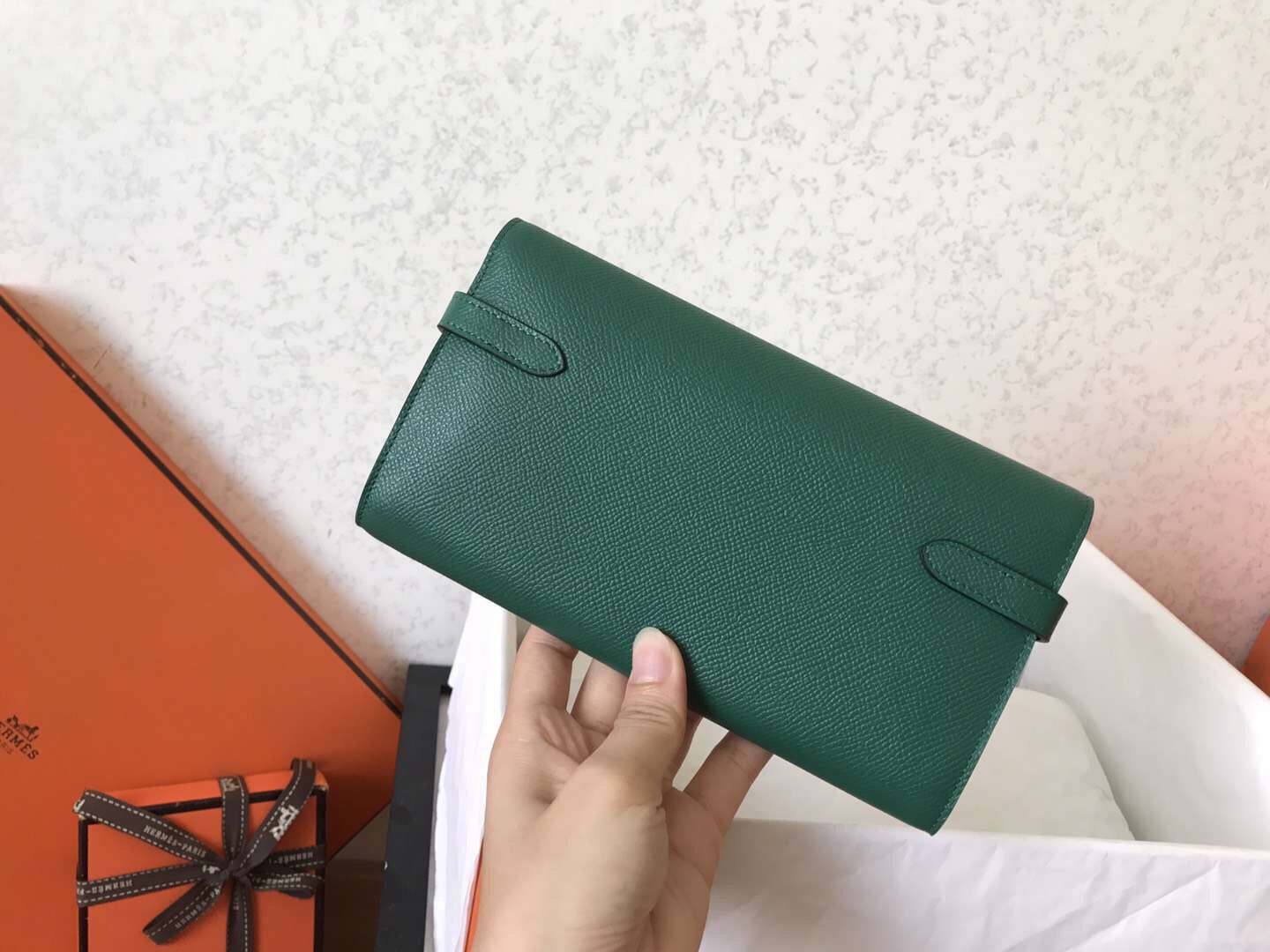 Hermes Kelly Classic Long Wallet In Malachite Epsom Leather - Image 3