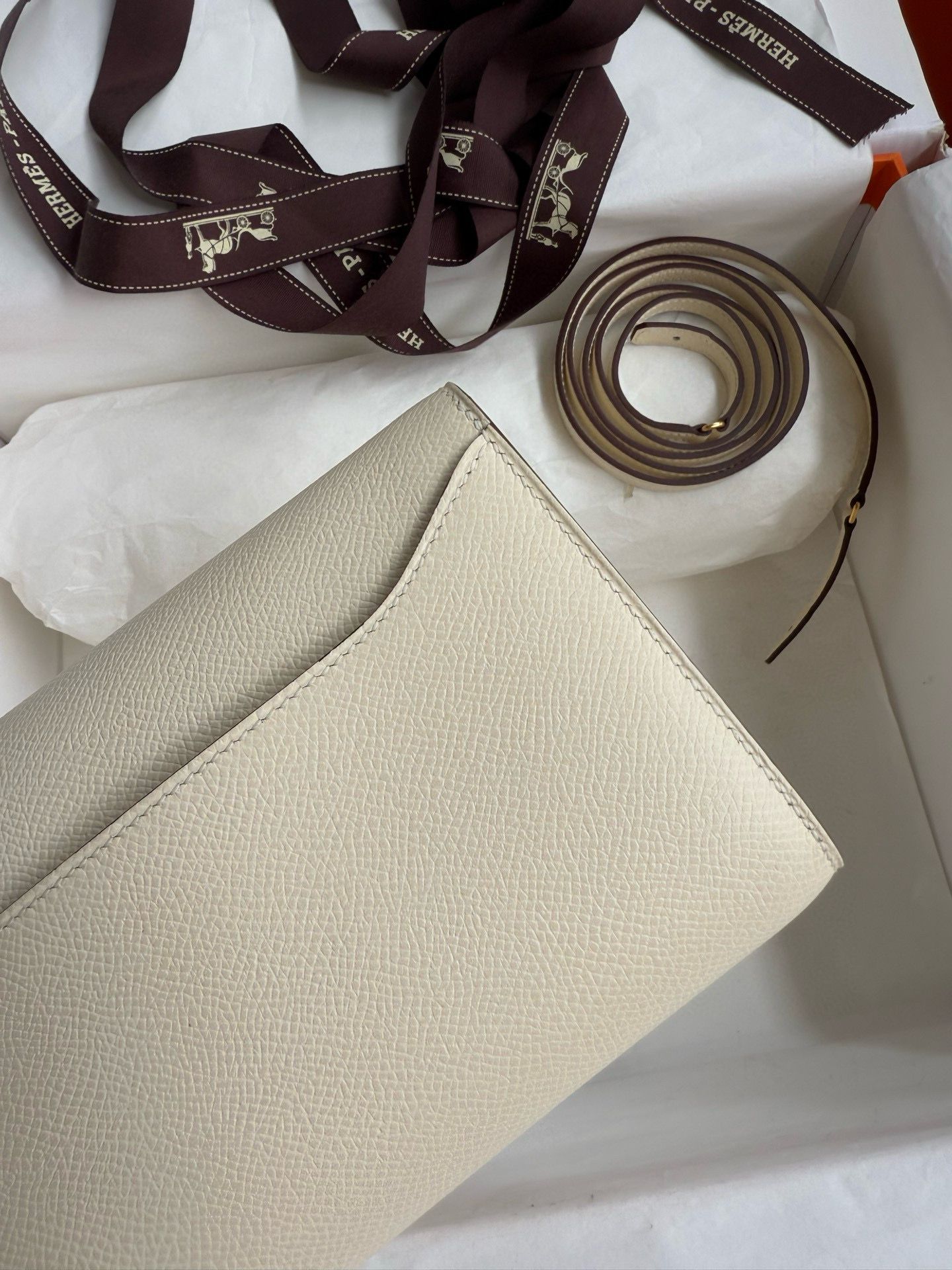 Hermes Constance To Go Wallet in Nata Epsom Calfskin - Image 5