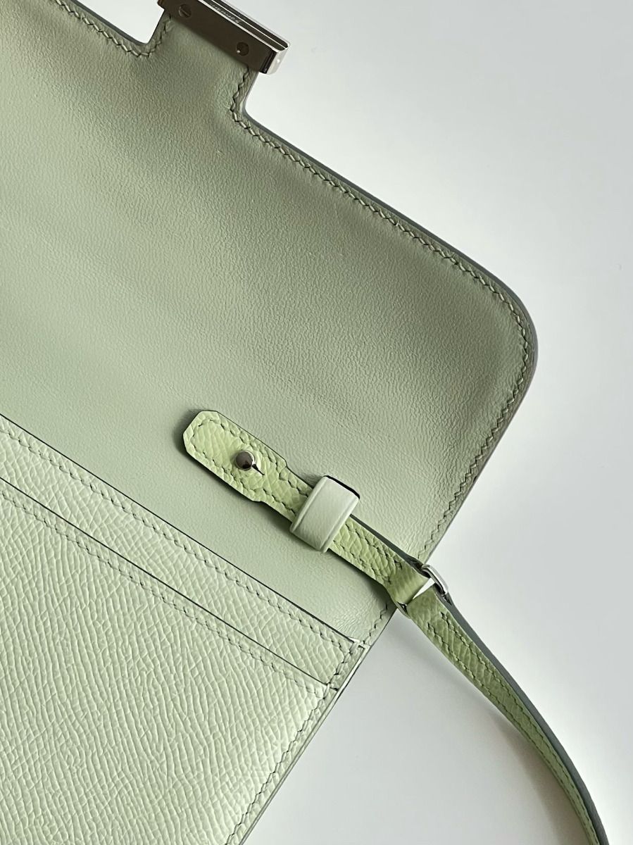 Hermes Constance To Go Wallet in Vert Fizz Epsom Calfskin - Image 5